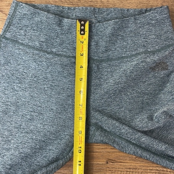 The North Face Women’s Heathered Turquoise Ruched Crop Leggings, size small - Picture 5 of 10